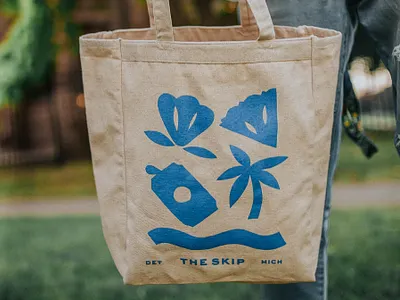 Tote Bag beer branding design drawing illustration logo packaging palm tree pattern pineapple summer tote bag tropical waves