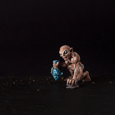 Painting Miniature - Smeagol/Gollun gollun hobby lord of the rings miniature painting photography smeagol