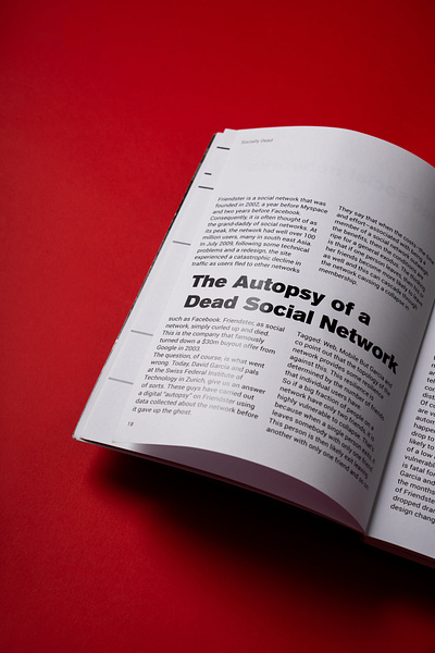 Socially Dead – Social Network Report data pollution data visualization editorial graphic design internet livro social dilemma social media social network