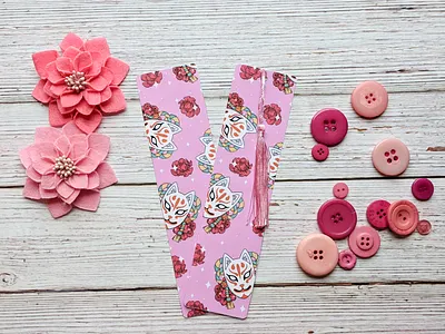 Kitsune Mask Bookmark anime booknerd boomark design graphic designer illustration illustrator kawaii kitsune kitsune mask pink reading