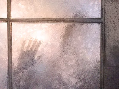 A handy piece gesture