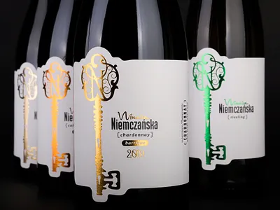 Winnica Niemczańska - The Keys of Niemcza branding foxtrot foxtrotstudio gold graphic design hotstamping label design packaging packaging design poland premium premium packaging wine wine bottle wine design wine label wine label design
