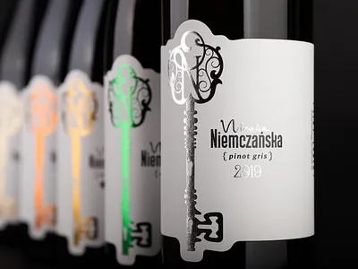 Winnica Niemczańska - The Keys of Niemcza branding foil stamping foxtrot foxtrotstudio poland polish wine wine range