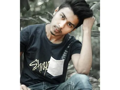 Hi.. I' m Ahamed Naim I’m a Professional photographer graphic design photographs
