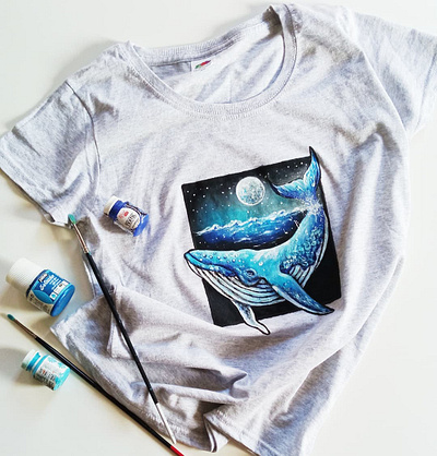 T-shirt hand-painted, women's gray T-shirt, whale and the sea design fashion hand painted handmade paint painting