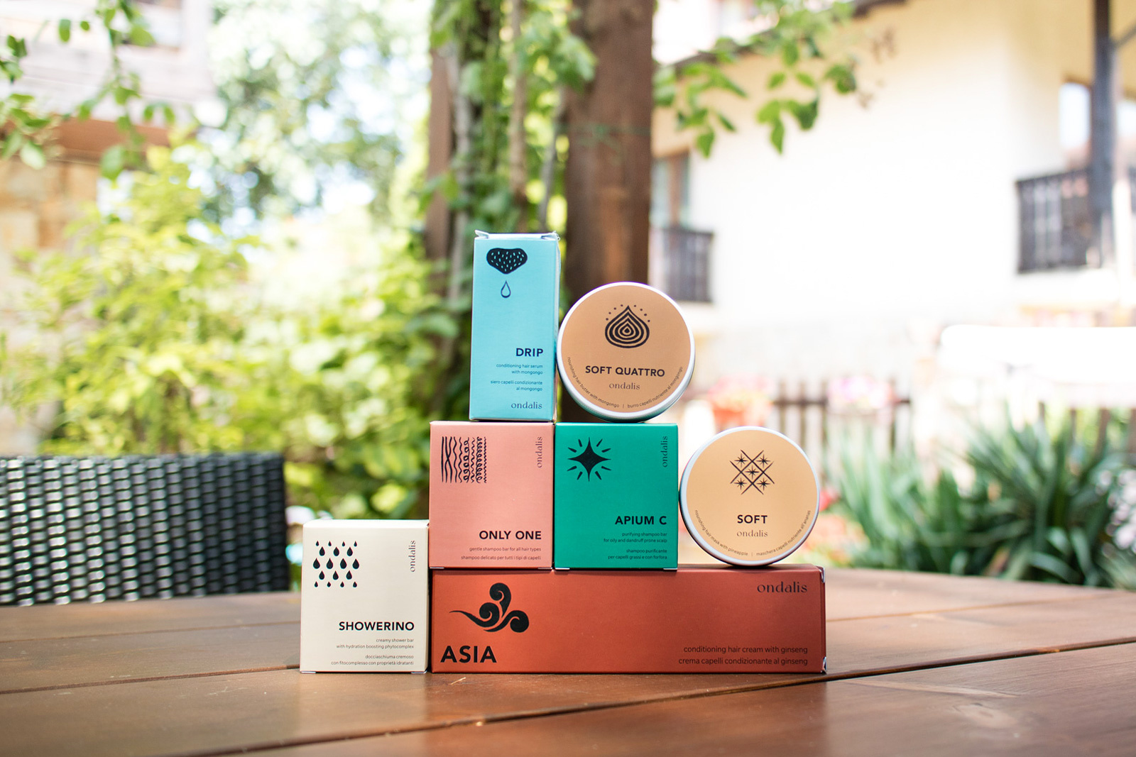 Ondalis brand identity branding brush cosmetic hand drawn identity italy logo design minimum organic packaging simple skincare soap bar sustainability symbol terra cotta zero waste