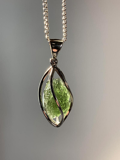 How to Purchase Authentic Moldavite Jewelry? jewelry moldavite moldavite jewelry