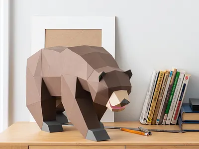 Friendly Grizzly 3d bear canada canadian grizzly lowpolypaper montrea paper paper art papercraft wildlife
