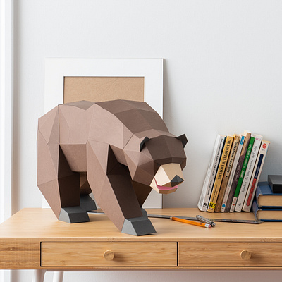 Friendly Grizzly 3d bear canada canadian grizzly lowpolypaper montrea paper paper art papercraft wildlife