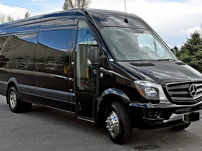 Lichfield Minibus Hire – Easy Booking, Best Prices