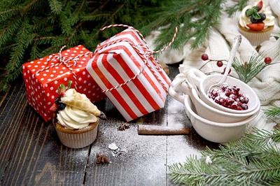 CUSTOM CUPCAKE BOXES graphic design