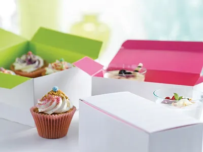 CUSTOM CUPCAKE BOXES graphic design