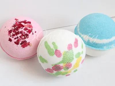 Try Our Best Natural Bath Bomb Bundle Set Online at Bombbeauty smallbusiness