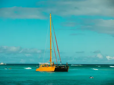 Oahu, Hawaii beaches capital central deliciousfood hawaii home honolulu islands know nightlife oahu pacific paradise popular provide state stunning things views vootfly