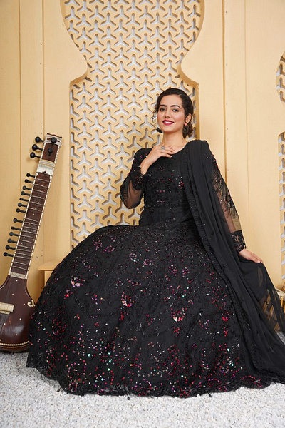 Latest maxi dresses Design in Pakistan long dresses online pakistan maxi dresses in pakistan online maxi shopping pakistani maxi dresses pakistani maxi dresses online