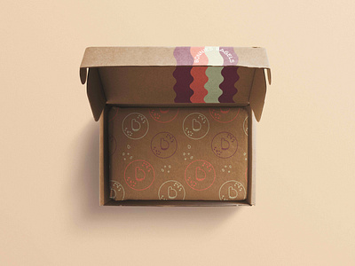 Bonnies Bagels Box Packaging Design Bakery Illustrated Patterns bagdesign bagel logo bagels bakerylogo boldpackaging boxdesign branding design illustration logo minimal packing pattern vector