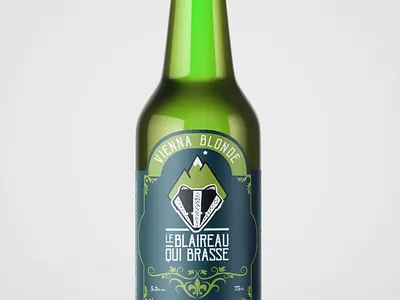 🍺 Le Blaireau Qui Brasse – Vienne Blonde Beer 🌾 3dmockup adobeillustrator alcoholpackaging artisanbeer beerbottle beerpackaging blondebeer brandidentity brewerybranding brewerylabel craftbeer graphic design handdrawnillustration hopculture minimalistbranding packagingdesign premiumbeer rusticdesign sustainablepackaging vintagetypography