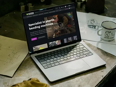 Machinery in plastic bending machines black blurry video dark dark design green home homepage machinery machines plastic bending ux design video hero video intro webdesign