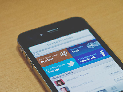 Invite Friends 3d app availability avatar bubble button chat clean clear design edit facebook home invite ios iphone list mail messenger minimalist mobile navigation signs simple status traffic twitter ui ux