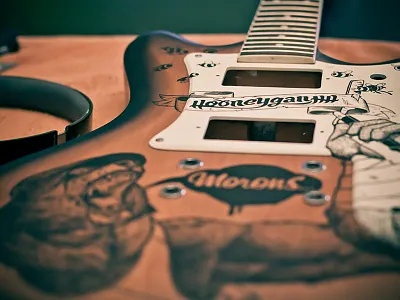 Hooneygan (front) abeille abeilles bear bee bees custom dune dunedzn france gang guitare handmade honey nantes ours posca typo typography