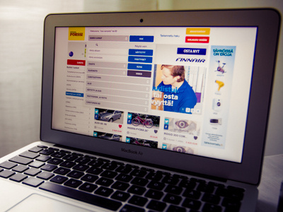 Redesign - Keltainen Pörssi flat grey redesign simple social web website