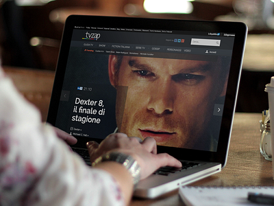 Editor's Pick big photo home homepage large photo photo slider transparency webdesign website