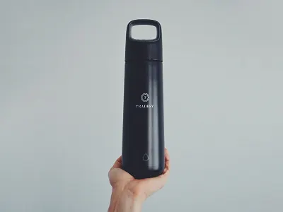 Swag: Tradesy Branded Vida Bottle black brand kor mark swag tradesy water bottle