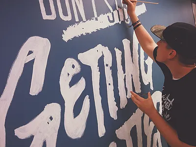 Mural paint type wall mural