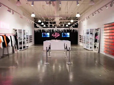Kylie Pop-Up Shop Los Angeles irl jenner kylie pop shop store up