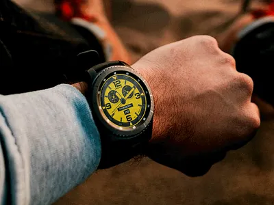 SCALADE ai android wear brand branding earth gears3 glow smart watch space spaceship ui wearable