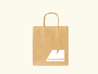 Aplicación bolsa papel Campusmad branding design e learning logo packaging design