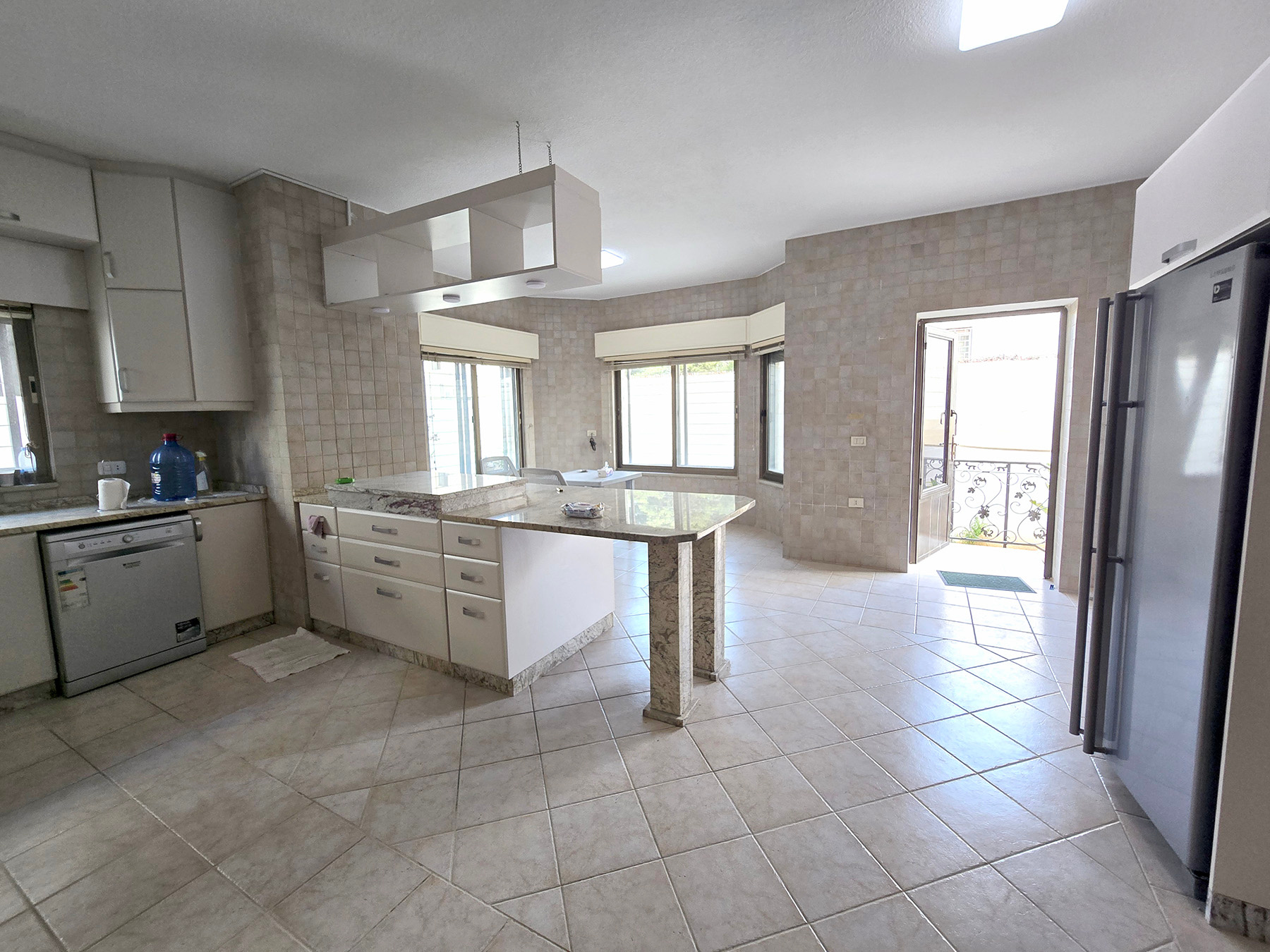For rent Abdoun Villa - Image 6