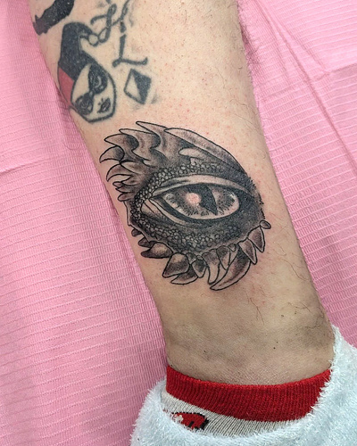 Dragon eye. blackandgrey blackandgreytattoo dragon dragoneye dragoneyetattoo dragons eye eyetattoo tattoo