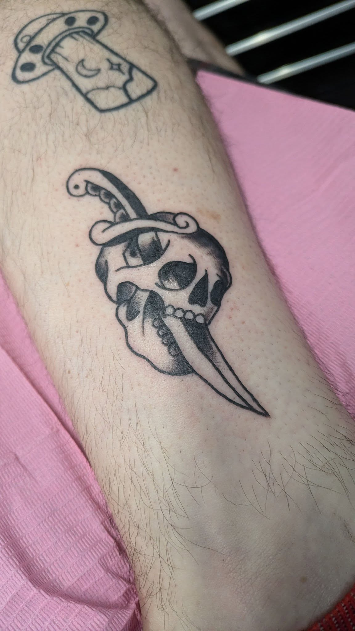 Traditional skull and dagger. dagger skull tattoo tattooartist tattoos traditional traditionaltattoo uktattoo wirraltattoo