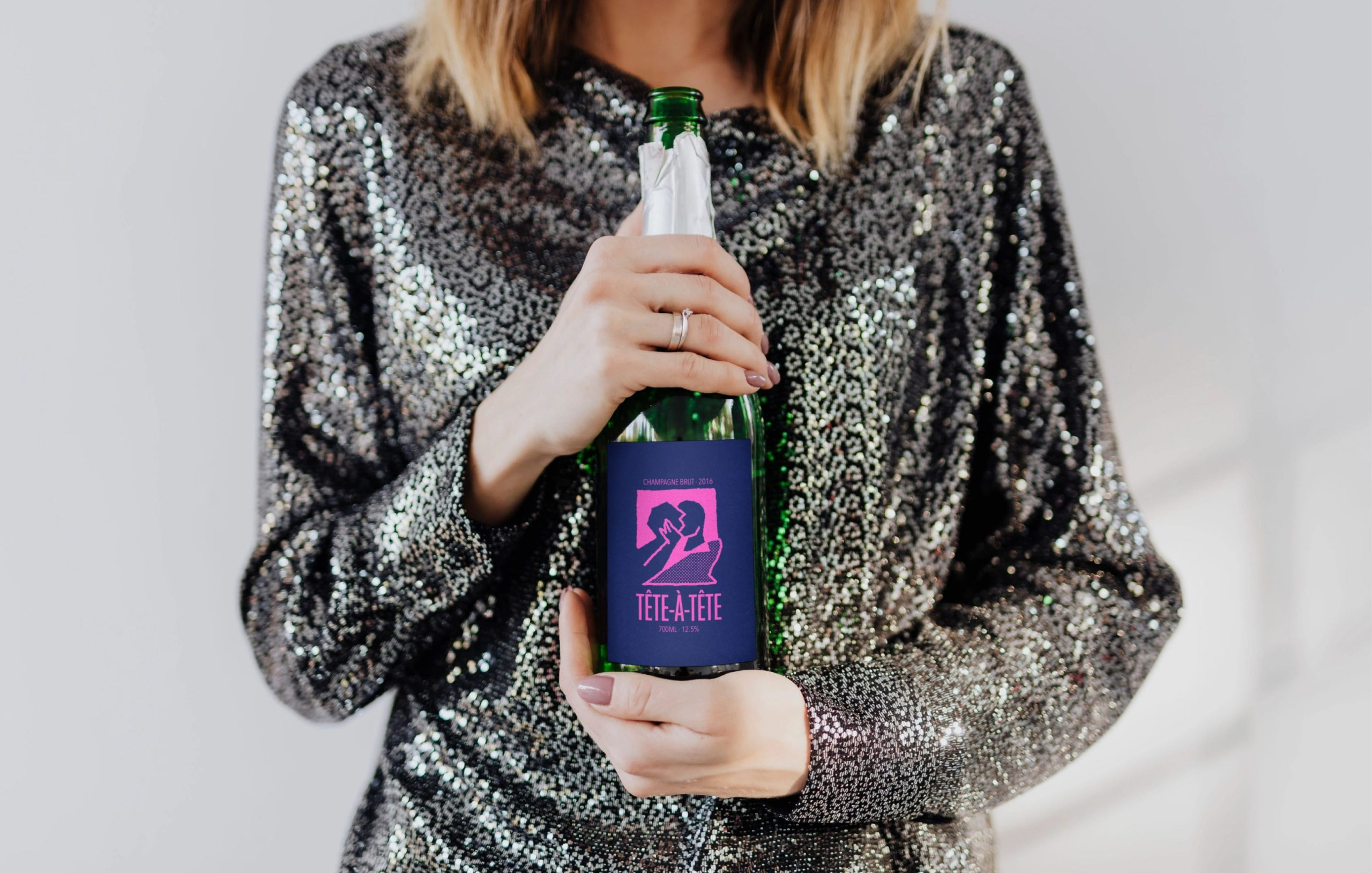 Tête-à-Tête alcohol bottle champagne drink hand drawn illustration kiss label minimal packaging romantic