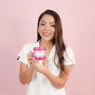 Dra. Sandra Obando - Social Media branding dentistry design graphic design illustration logo post socialmedia storie teeth vector