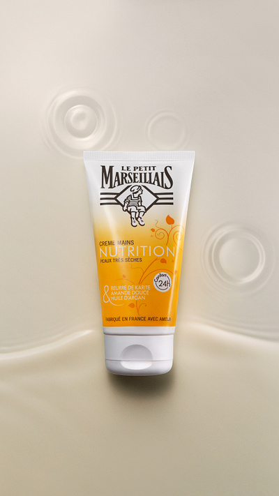 Milk & Cream shot and post-production adobe photoshop color correction photomontage postproduction retouch retouche photo retoucher