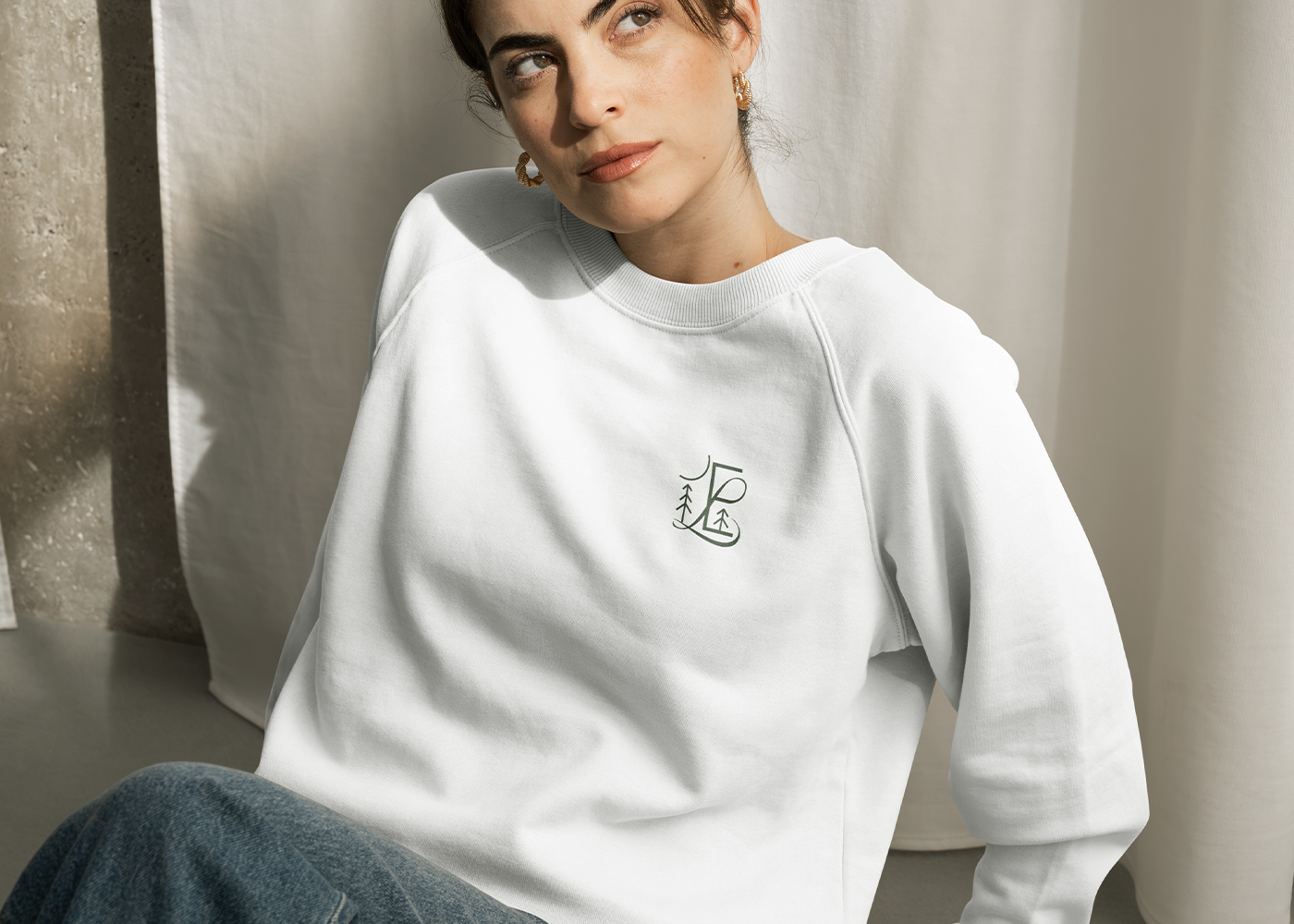 Everwood Lodge - Logomark aesthetic boutique branding classy cozy custom project elegant escape identity lodge logo logotype minimalist modern mountain nature service typography villa wordmark