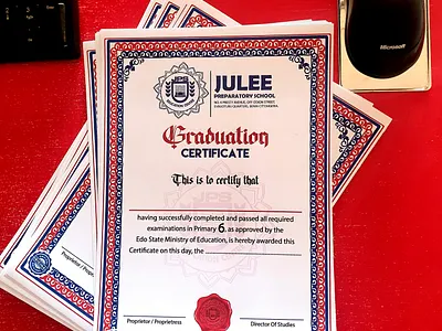 Certificate Design card certificate downsign graduation graphic design julee print sam omo school