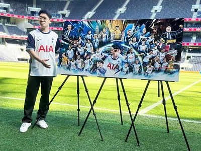 카제박 x 토트넘 홋스퍼 AIA SPURS 작품 - 손흥민 선수 스포츠 아티스트 대형작품 팬 크리에이터 시즌2 !! 손흥민 그림 작가 손흥민 우승 기념 작품 작가 손흥민 일러스트 손흥민 일러스트 작가 손흥민 친필 싸인 손흥민 카제박 그림 작품 스포츠 아티스트 스포츠 아티스트 카제박 아티스트 콜라보 유로파리그 우승 기념작품 축구 일러스트 축구 일러스트 작가 축구팀 콜라보 카제박 작가 전시 토트넘 우승 기념작품 작가 토트넘 우승작품 카제박 토트넘 작품 전시 작가 토트넘 카제박 토트넘 콜라보