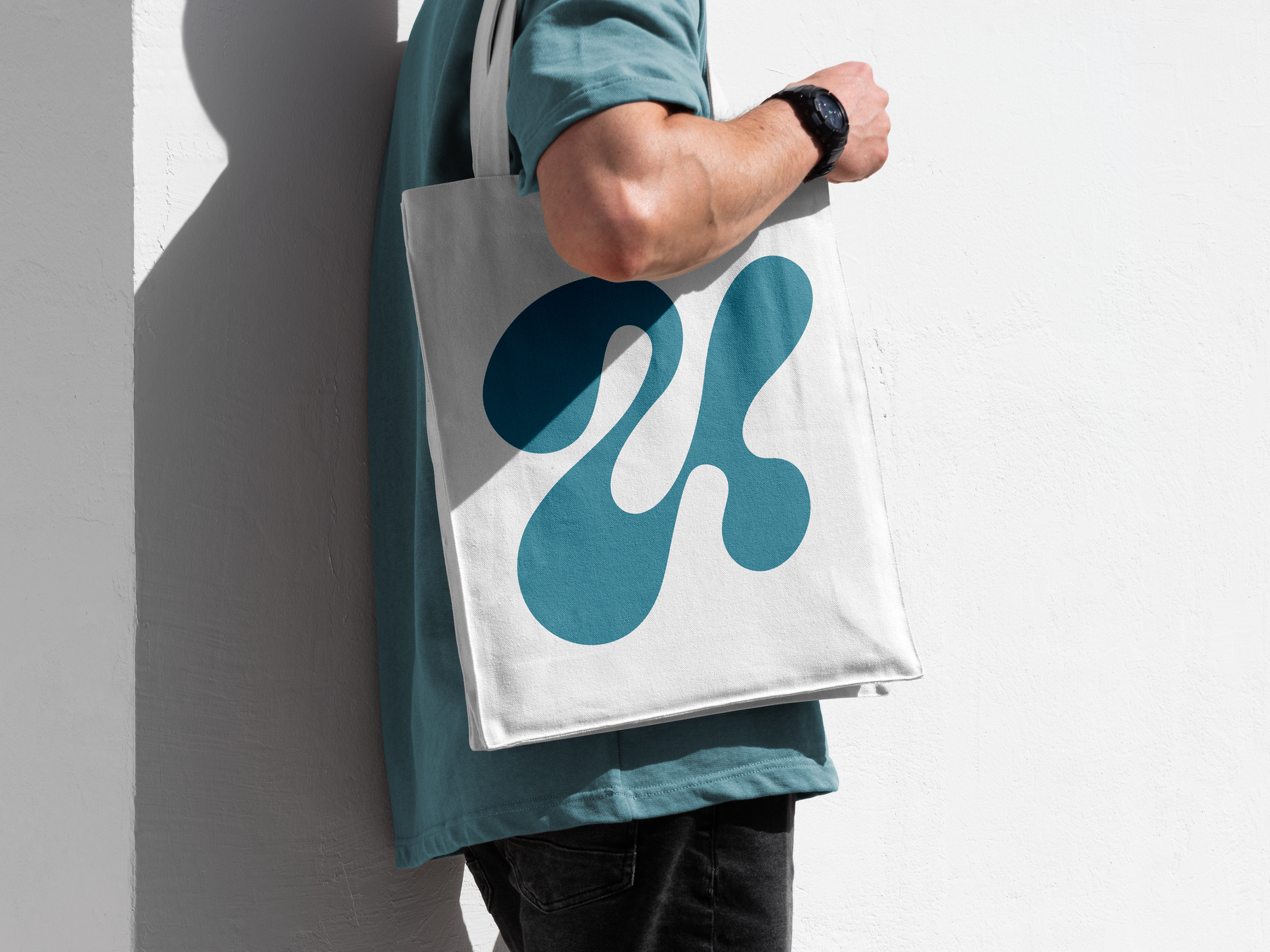 И custom letter logo branding bright clothing colorful custom fun graffiti graphic design handwriting letter life logodesign logotype minimal shopping simple street style totebag urban