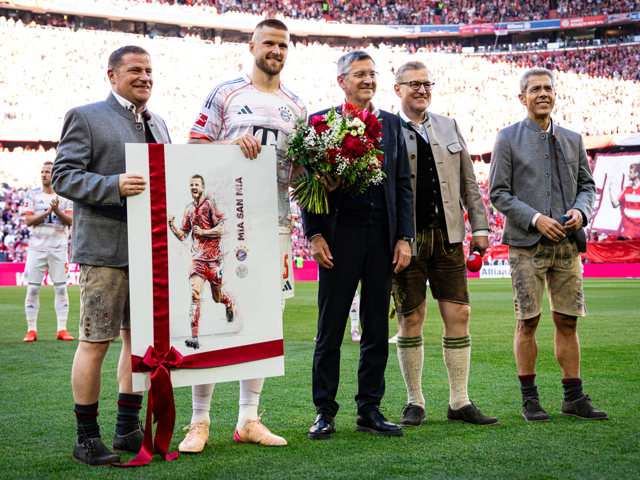 Eric Dier’s Farewell Illustration for FC Bayern Munich drawing fc bayern illustration ink pencil photoshop soccer illustration wacom watercolor