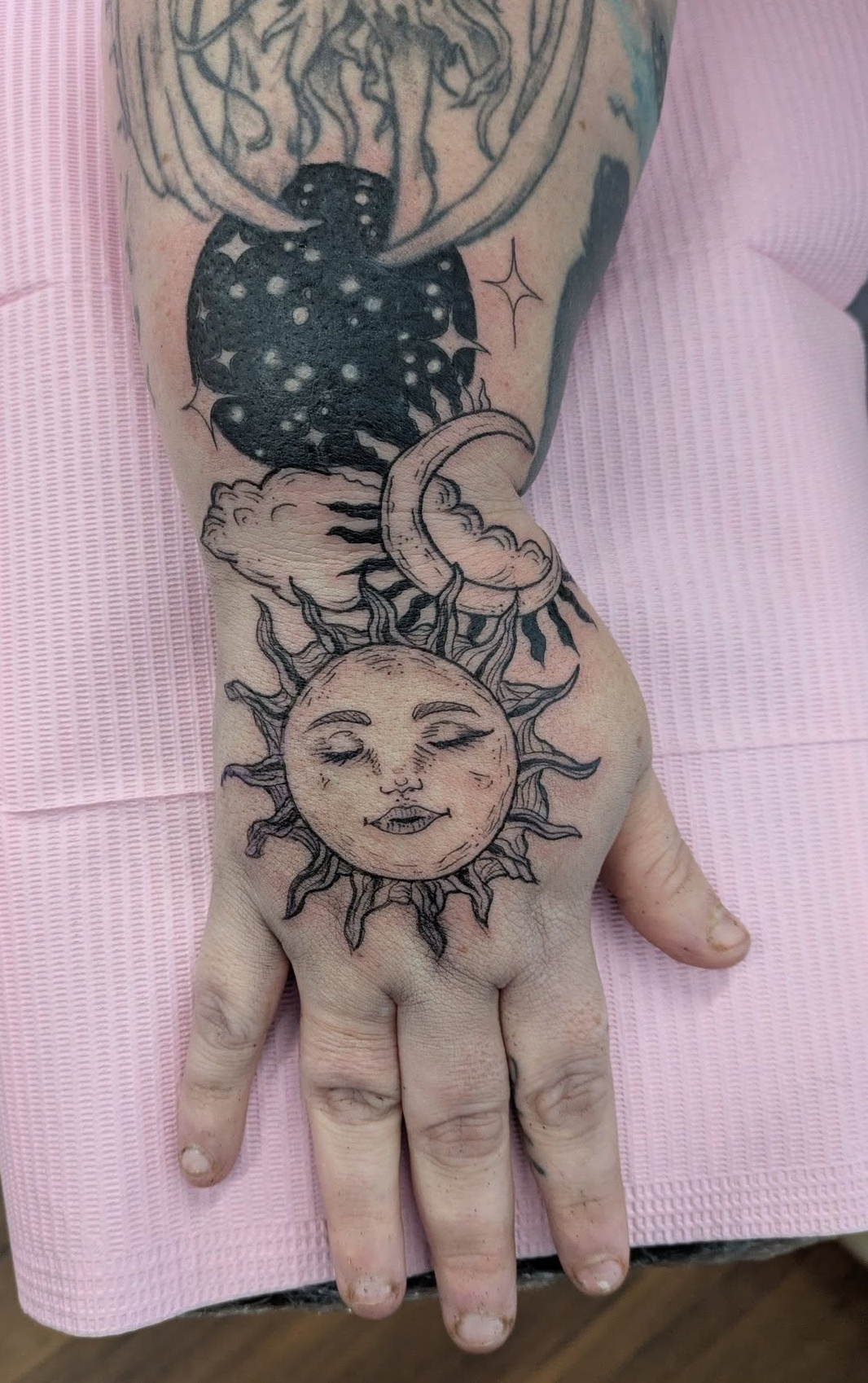 Sun and Moon 90's aesthetic 90s hand tattoo moon sun sunandmoon tattoo tattooartist tattoos uktattoo wirraltattoo