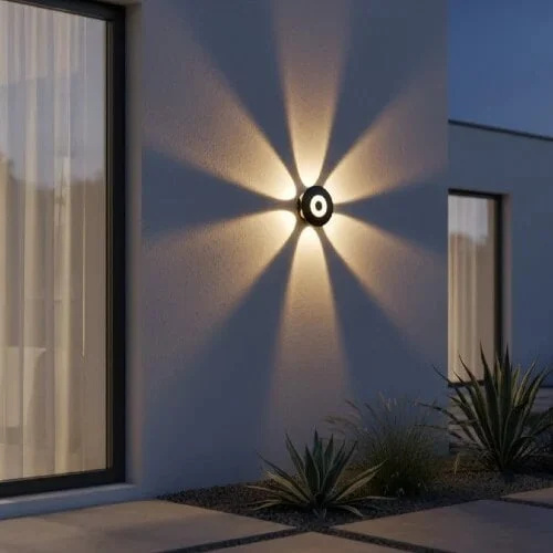 ارتقِ بجمال واجهة منزلك مع وحدة

 الإضاءة الجدارية العصرية