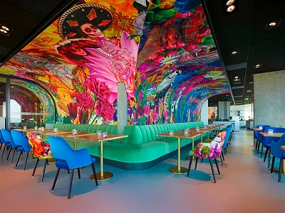 IMMERSIVE GRAPHIC DESIGN FOR THE VIEW RESTAURANT graphic design