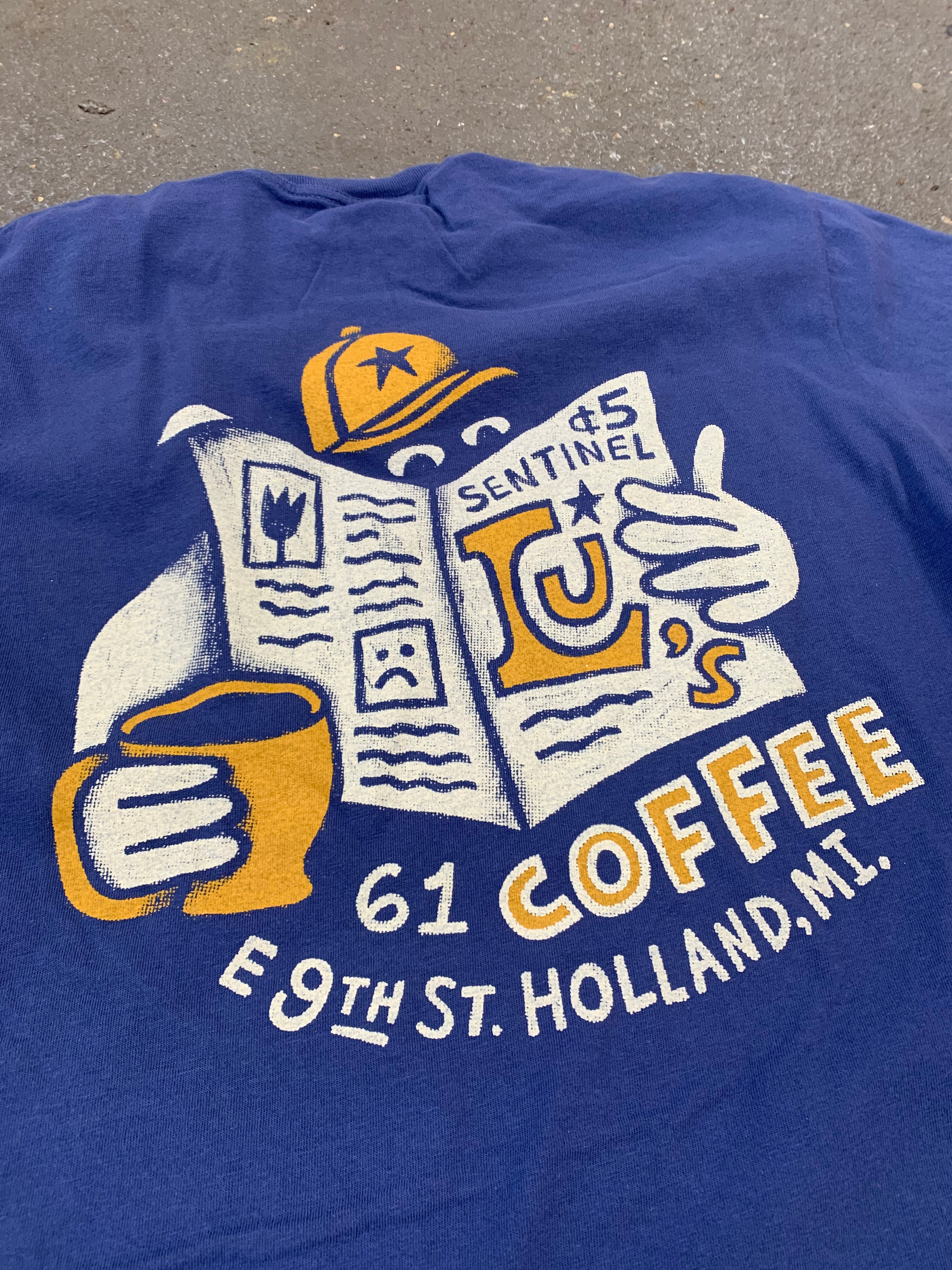 Sunday Reader T-shirt cafe cartoon coffee mug new news newspaper print read star sunday times tshirt york