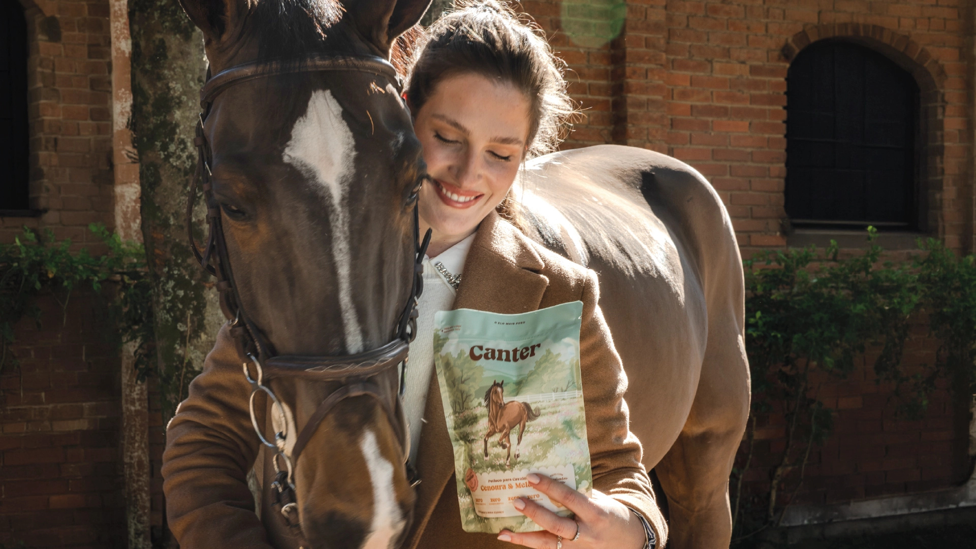 Canter Horse Treats Pouch design equine horse illustration label packaging pouch