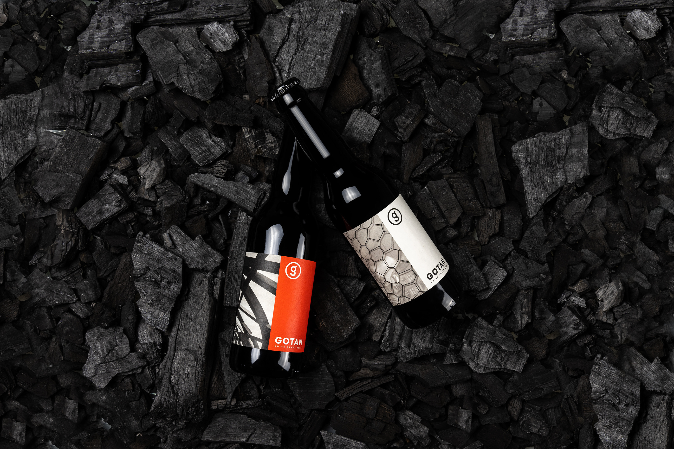 Gotan Swiss Beer beer beer bottle beer label branding cimke clean coal design gotan hunap hunapstudio kapor label minimál swiss szén sör tervezés