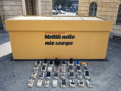 Mettiti nelle mie scarpe design exhibition design graphic design typography