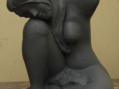 Thinking girl bronze lost wax metal sculpture